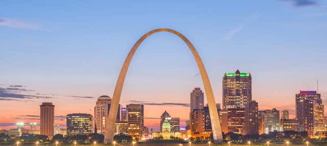 St. Louis Small Group Tour + Boat + Helicopter Ride