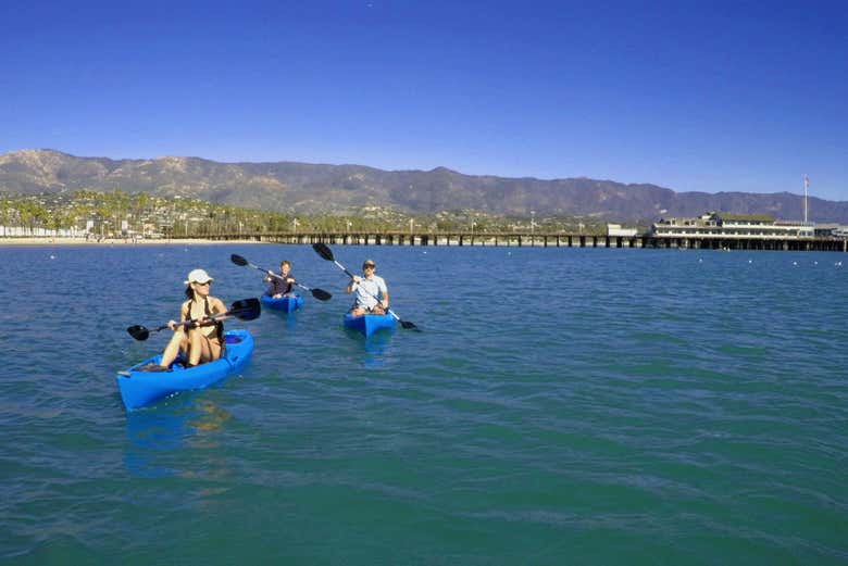 Remando en kayak por Santa Bárbara