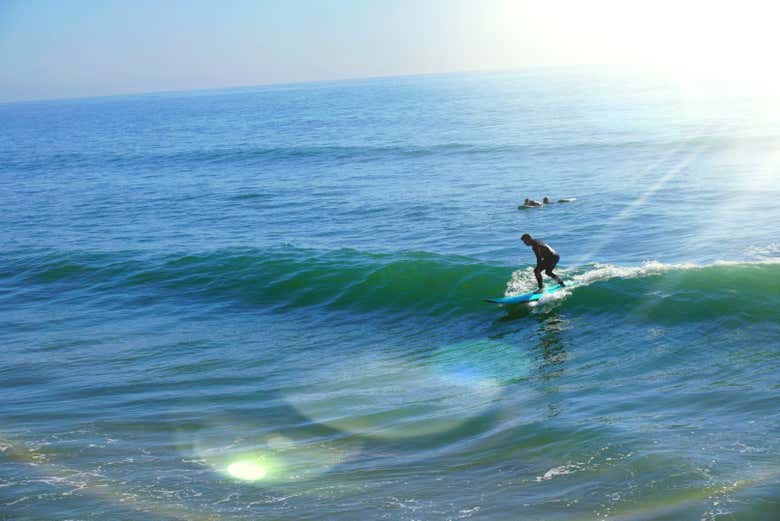 Surfeando en el mar de California