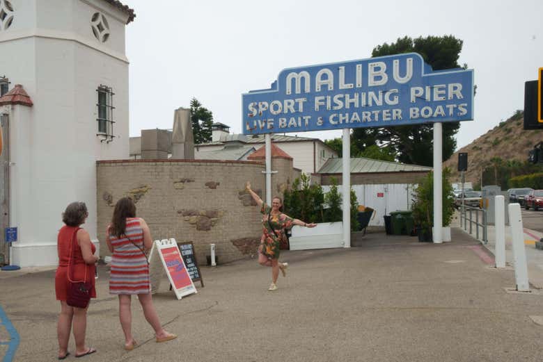 Disfrutando de la parada junto al Malibu Pier