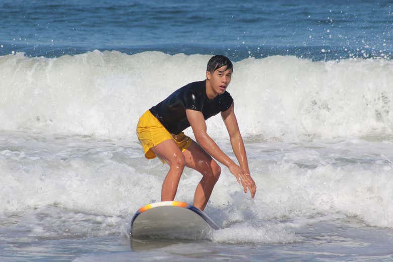 Practicando surf