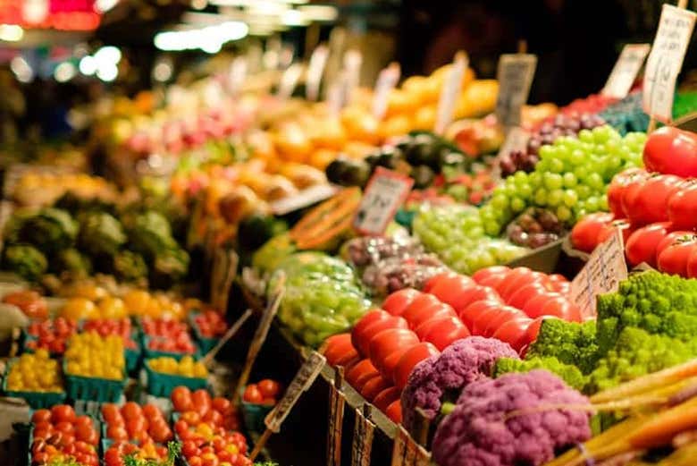 Mercado de frutas e verduras