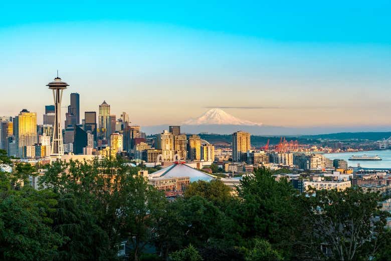 Panorâmica de Seattle onde se destaca o Space Needle