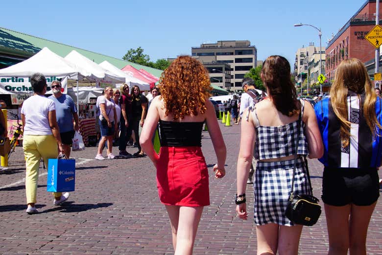 Walk around the city of Seattle
