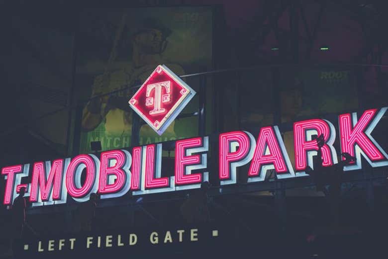 Letrero luminoso del T-Mobile Park