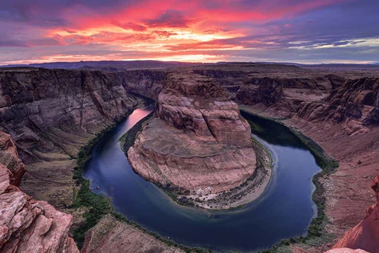 Enjoy visiting the beautiful Horseshoe Bend