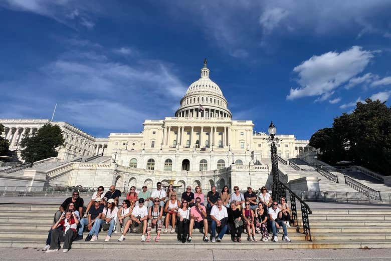 Foto de grupo con el Capitolio de Estados Unidos