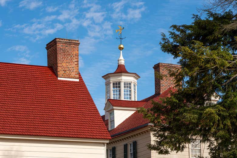 Il campanile di una chiesa