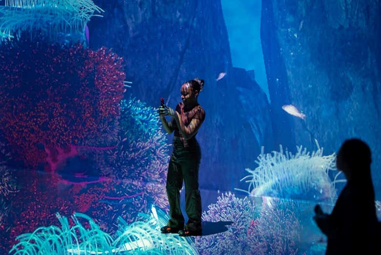 Momento de selfie na exposição SUBMERGE