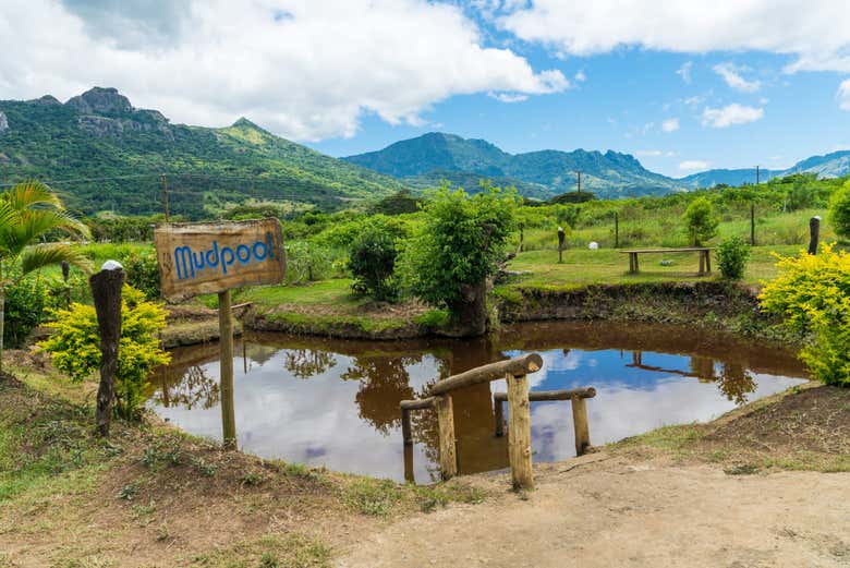 Piscina de lama termal de Sabeto