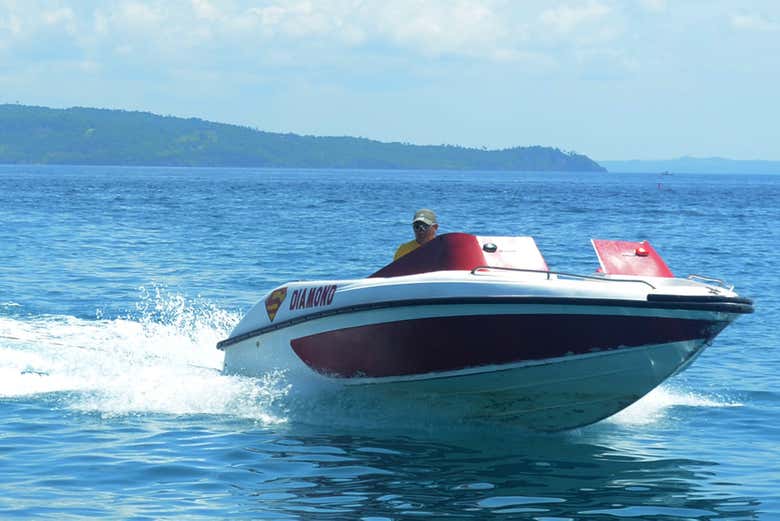 Speedboat pulling the banana boat