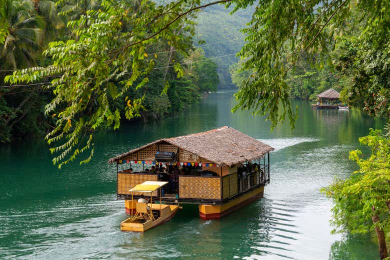Check out a floating restaurant!