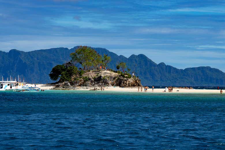 Arrivée à l'île Malcapuya