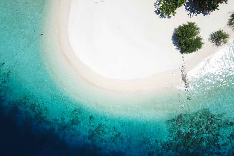 Vista aérea de una de las playas de Banan Island