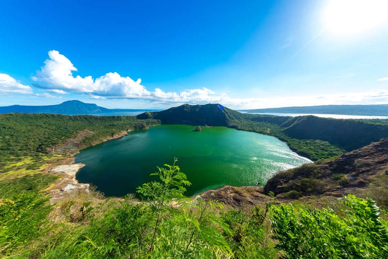 Lago no vulcão Taal
