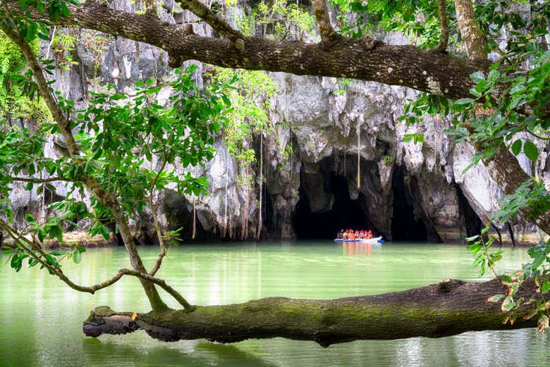 Explorando o rio subterrâneo de Puerto Princesa
