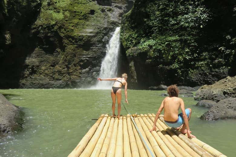 Swim under Pagsanjan Falls