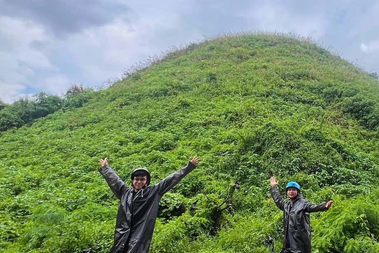 Foto con una colina de fondo 