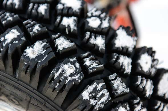 Tour en patinete de nieve + Conducción de karts