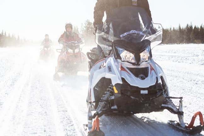 Curtindo a viagem de moto de neve