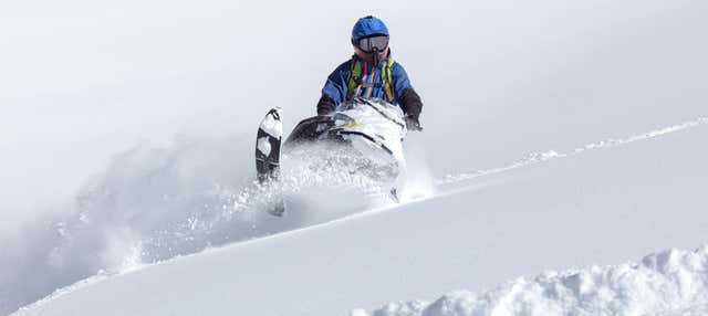 Paseo en moto de nieve por Levi