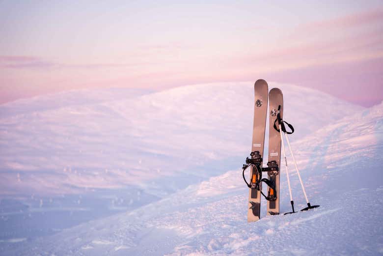 Atardecer sobre las pistas de esquí en Levi