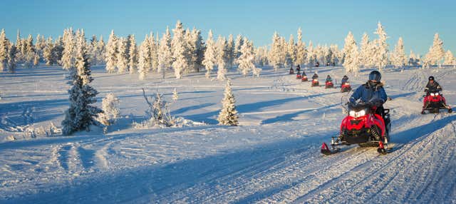 Giro in motoslitta a Luosto