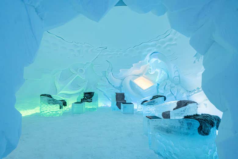 Explorad los mágicos túneles del castillo de nieve y hielo