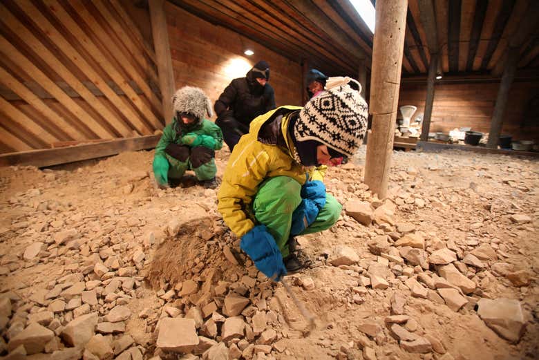 Niños en la mina de amatista