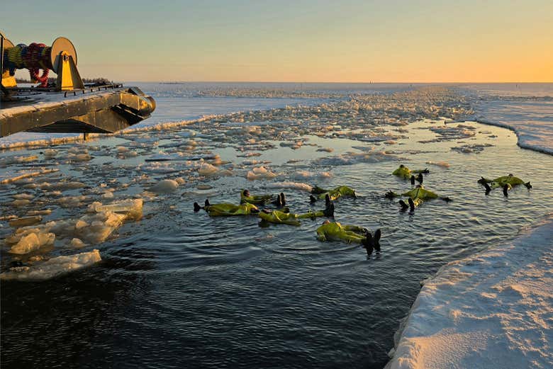 Disfrutando de la flotación en el mar de Botnia