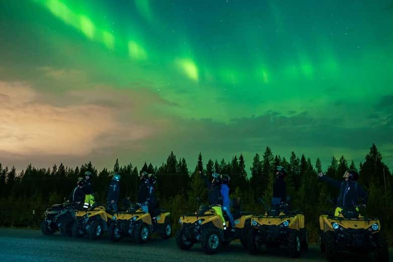 Viendo la aurora boreal