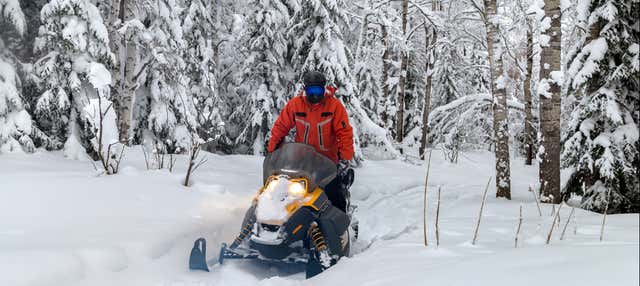 Paseo en moto y raquetas de nieve + Pesca en el hielo