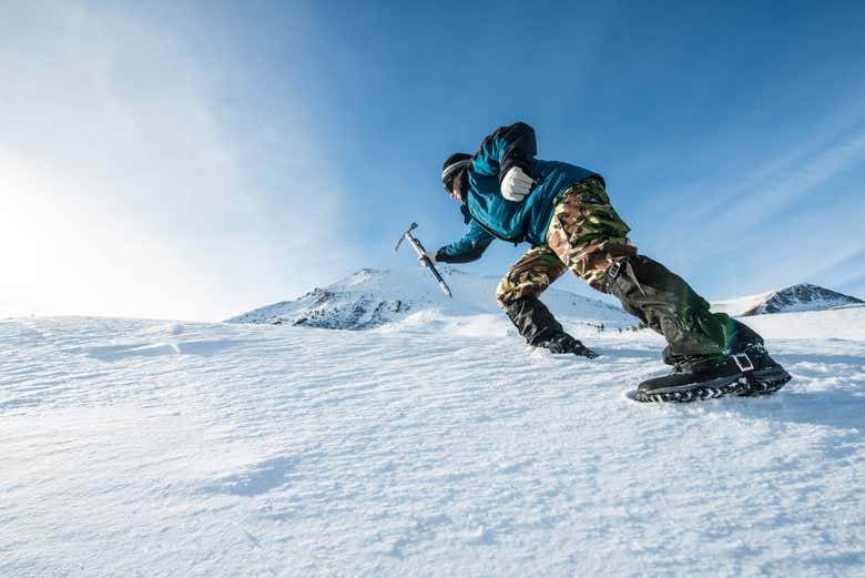 Attività sulla neve con i vestiti a noleggio