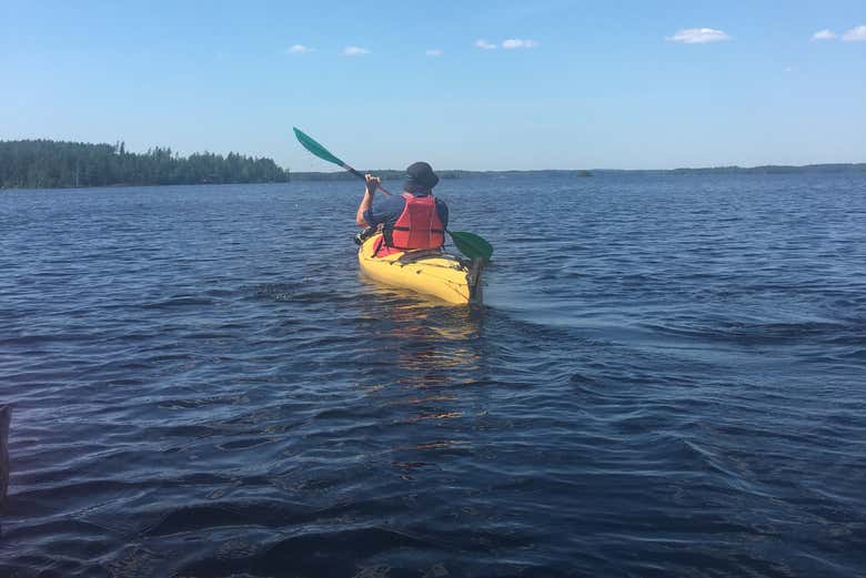Remando a bordo del kayak