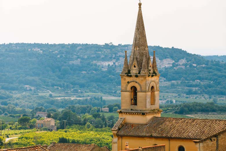 Iglesia medieval en Bonnieux