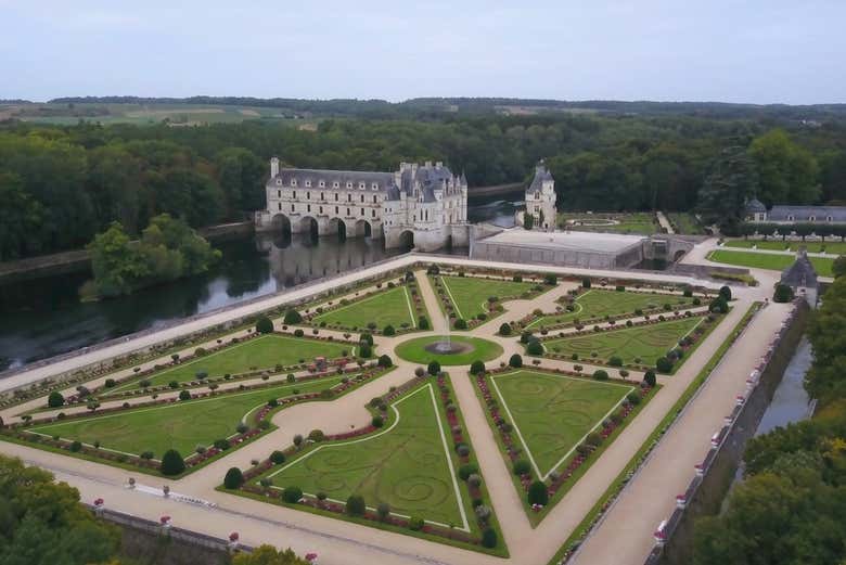 Chambord & Chenonceau Castles Tour from Amboise