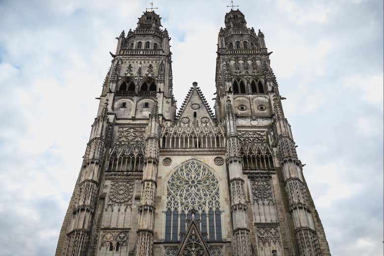 Fachada da catedral de Tours