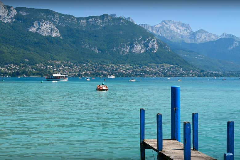 Vista panoramica sul lago di Annecy