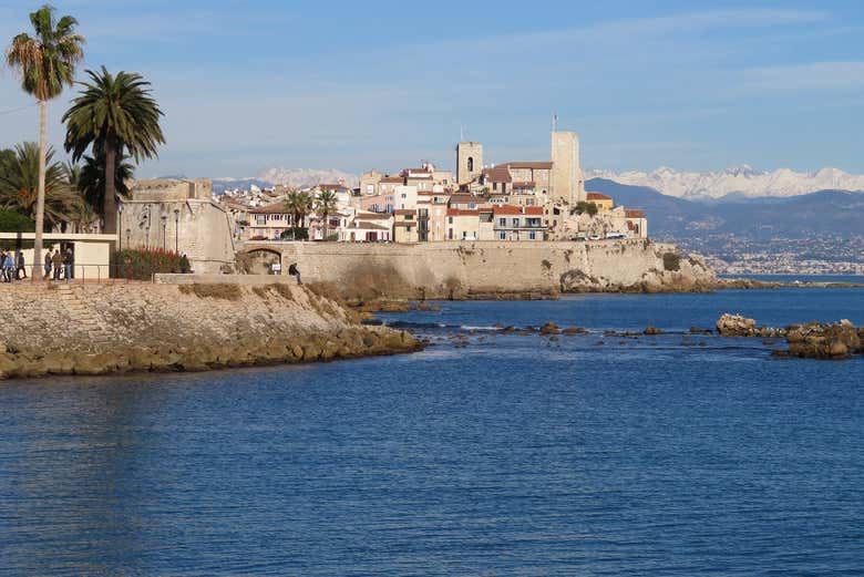 Panorâmica de Antibes e do Fort Carré