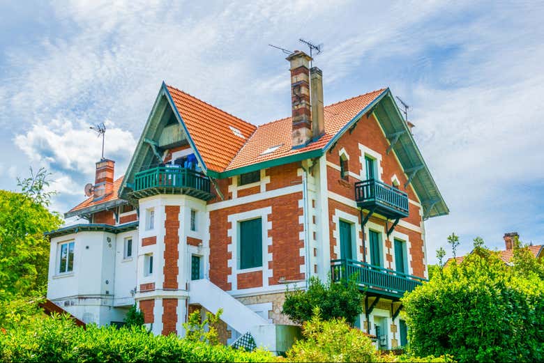 Marvel at 19th-century mansions