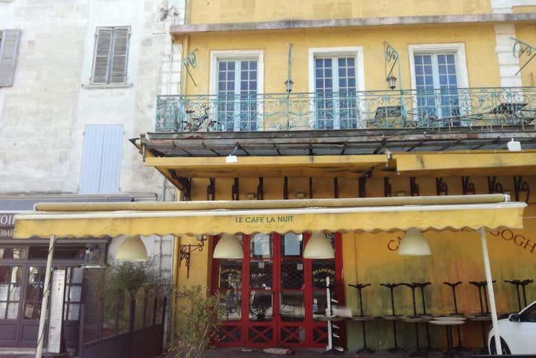 Admiring the architecture in Arles