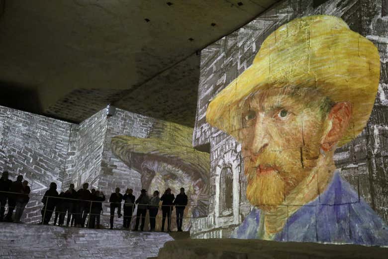 Centro de artes digitales Carrières de Lumiéres