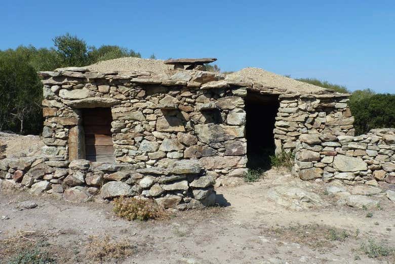 Construções trogloditas de Agriates