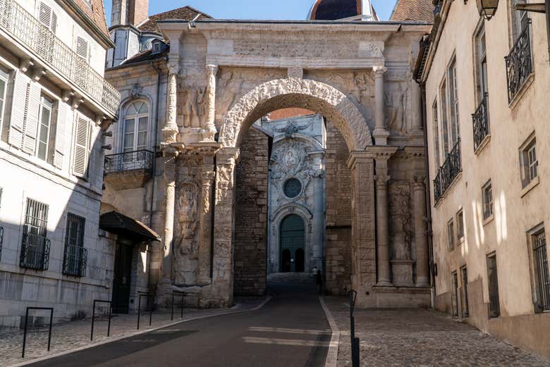 Porte Noire