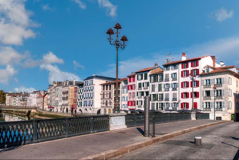 Quai Amiral Jaureguiberry en la ciudad de Bayona