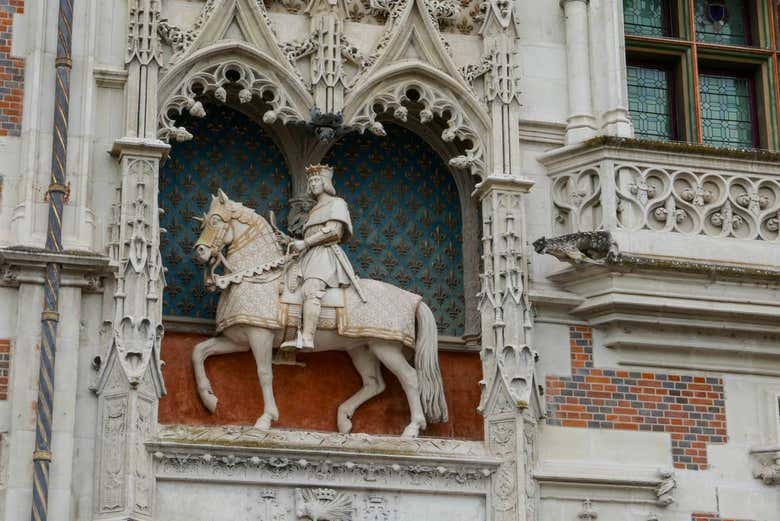 Sculpture équestre au Château de Blois