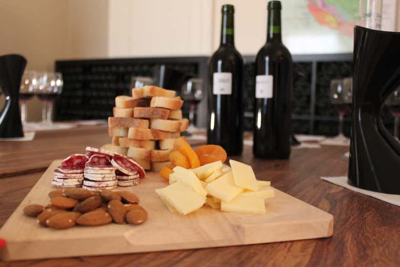 Sample an aperitif in Bordeaux