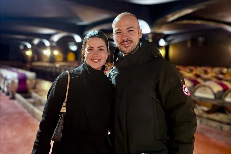Disfrutando de la visita a una de las bodegas