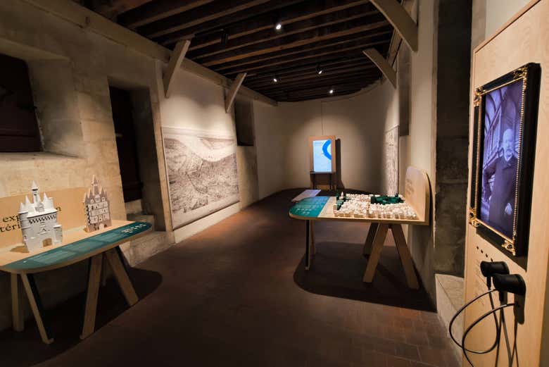 Exposición medieval en la Puerta de Cailhau
