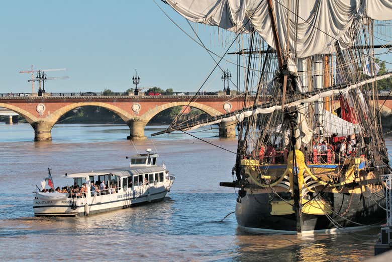 Paseo en barco por el Garona